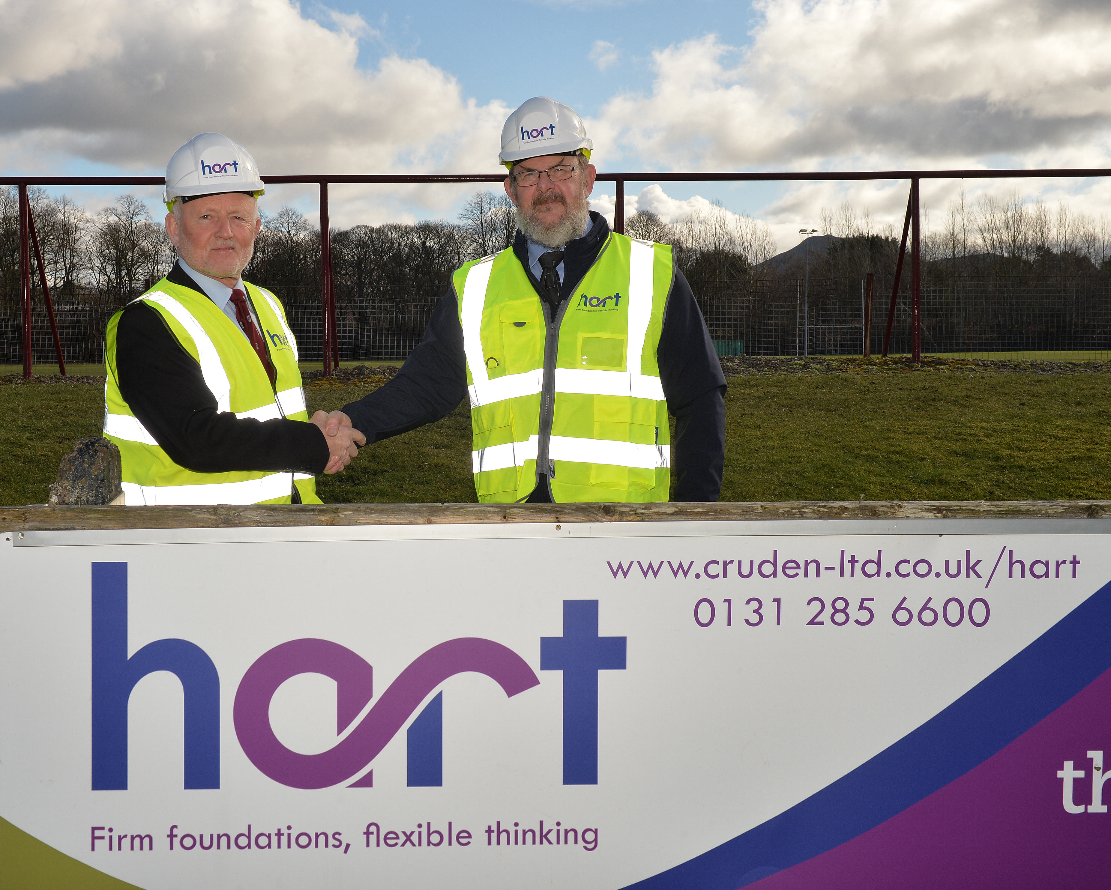 Ian Dalgleish of Gala RFC (L) and Duncan Scott of Hart Builders (R)